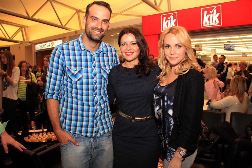 Image 685915 (auto) Image 685915 (auto)