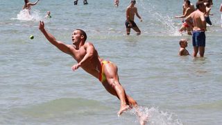 Opis 21.06.2014., Split – Ekolosko drustvo Picigin Bacvice kroz program Dani Bacvica 2014 obiljezava 90 godina igranja picigina te su organizirali jubilarno 10. Prvenstvo svijeta u piciginu. Pobjedu je u finalu osvojila momcad Zbirac. Photo: Ivana Ivano Opis 21.06.2014., Split – Ekolosko drustvo Picigin Bacvice kroz program Dani Bacvica 2014 obiljezava 90 godina igranja picigina te su organizirali jubilarno 10. Prvenstvo svijeta u piciginu. Pobjedu je u finalu osvojila momcad Zbirac. Photo: Ivana Ivano