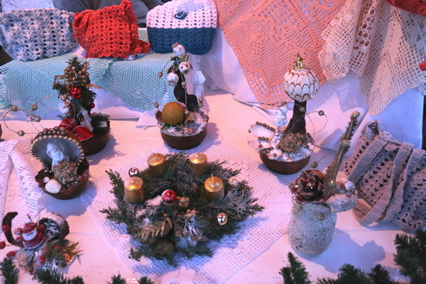 Paljenjem prve adventske svijeće i prigodnim zabavnim programom započela manifestacija Advent na otoku Viru