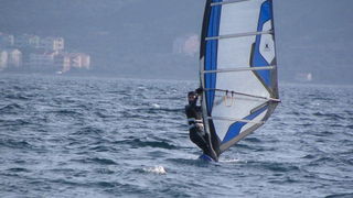 Druzenje uz surf i kite na plazi Makarska u Sukosanu Druzenje uz surf i kite na plazi Makarska u Sukosanu
