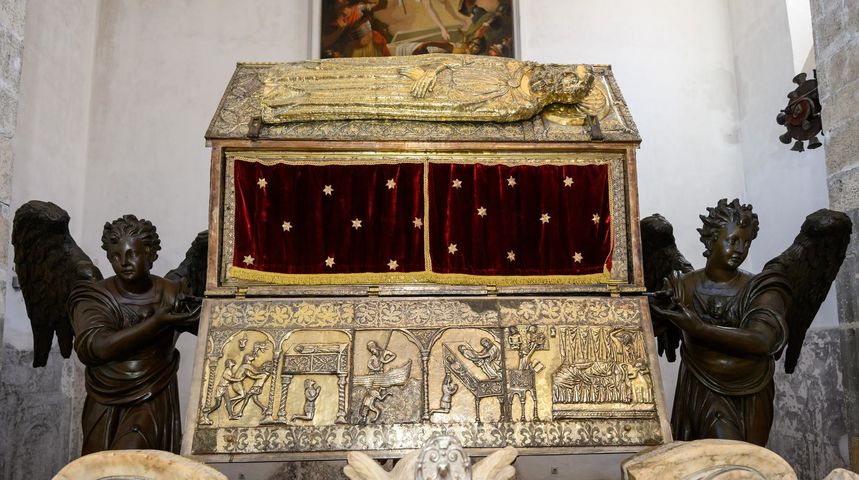 Zadar: Škrinja Sv. Šimuna – najvrednije djelo srednjovjekovne zlatarske umjetnosti Zadar: Škrinja Sv. Šimuna – najvrednije djelo srednjovjekovne zlatarske umjetnosti