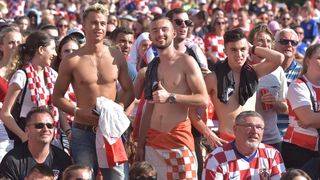 Tisuće Zadrana na Forumu navijalo za Vatrene u finalu Svjetskog prvenstva Tisuće Zadrana na Forumu navijalo za Vatrene u finalu Svjetskog prvenstva