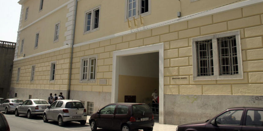 Image 1201621 (auto) Image 1201621 (auto)