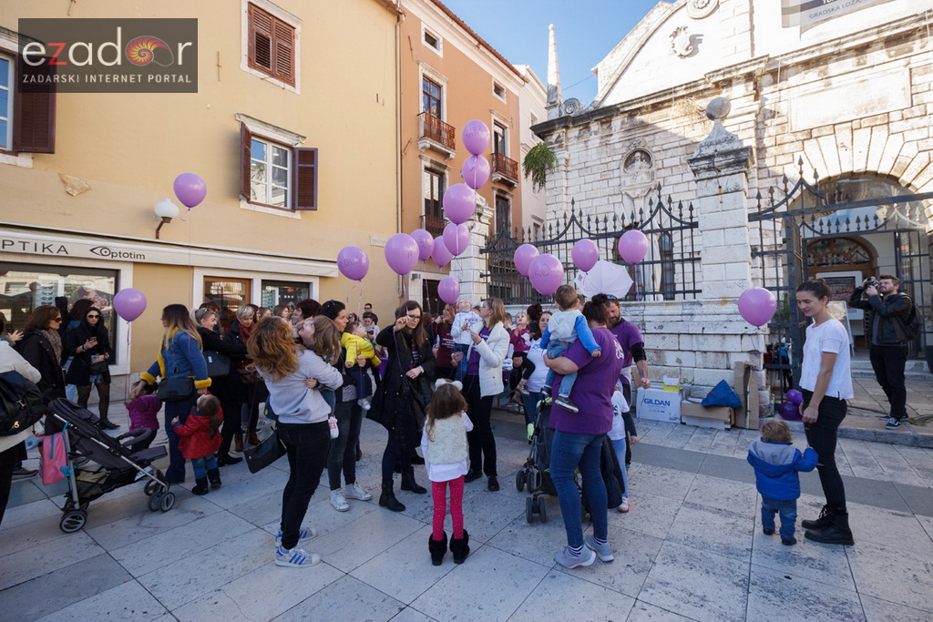 Zadarski Palčići pustili u zrak stotine ljubičastih balona