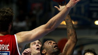 Zagreb, 180513.
Dvorana Kresimira Cosica. Kosarkaska utakmica polufinala doigravanja za prvaka Hrvatske (1 utakmica) izmedju KK Zadar i KK Cedevita.
Na fotografiji: igrac Zadra Romeo Travis.
Foto: Jure Miskovic / CROPIX Zagreb, 180513.
Dvorana Kresimira Cosica. Kosarkaska utakmica polufinala doigravanja za prvaka Hrvatske (1 utakmica) izmedju KK Zadar i KK Cedevita.
Na fotografiji: igrac Zadra Romeo Travis.
Foto: Jure Miskovic / CROPIX