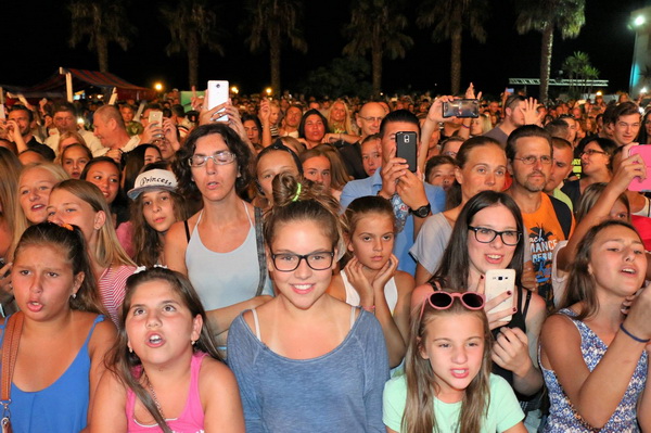 Virska noć 2016: Jelena Rozga i spektakularni vatromet za 25 tisuća fanova. Foto: Virski list