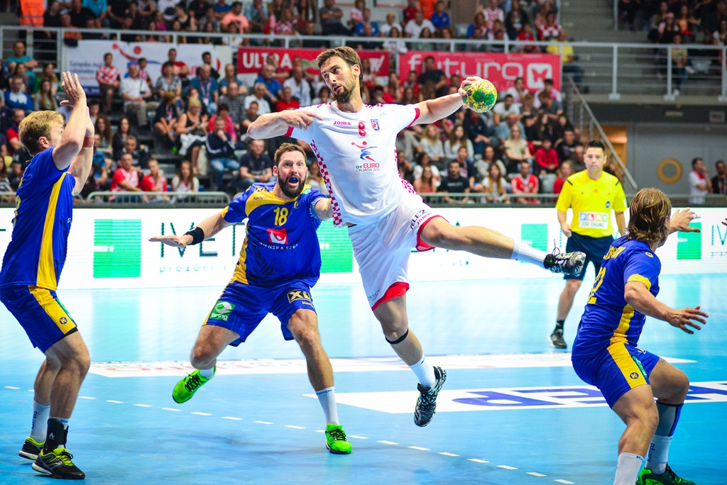 U doista sjajnoj atmosferi koju je stvorilo oko 5000 navijača iz cijele Hrvatske, naši su rukometni reprezentativci remizirali sa Švedskom i to s rezultatom 25-25. Bila je to ‘kaubojima’ pretposljednja pripremna utakmica uoči Olimpijskih igara