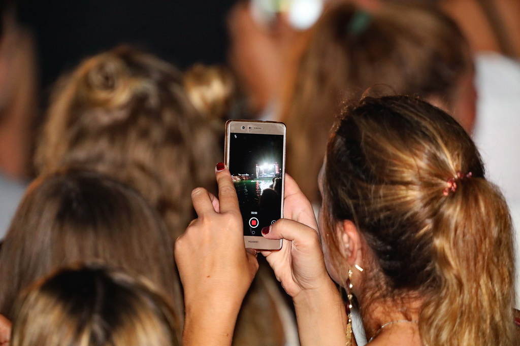 Fenomenalni Petar Grašo raspjevao i rasplesao Biograd Fenomenalni Petar Grašo raspjevao i rasplesao Biograd