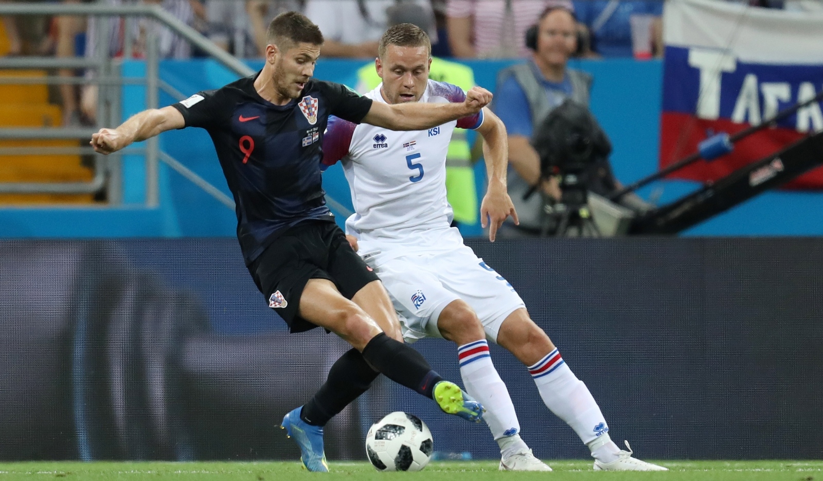 SP, 3. kolo skupine D: Hrvatska – Island 2-1