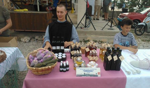 Tkon: Sajam otočkih proizvoda