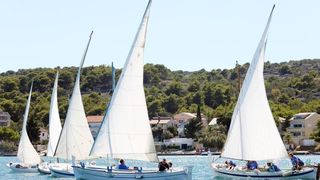 Betina: Regata na latinsko idro “Za dušu i tilo”. Photo: Duško Jaramaz/PIXSELL