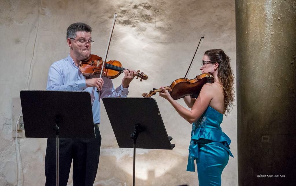 Roman i Milena Simović oduševili koncertom u crkvi Sv. Donata Roman i Milena Simović oduševili koncertom u crkvi Sv. Donata