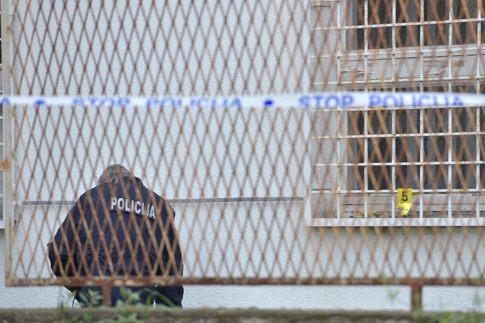 U dvorište PU zadarske tijekom noći bačena ručna bomba