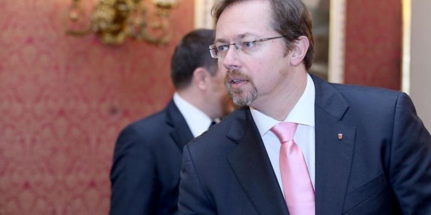 U Banskim dvorima odrzana je redovita sjednica Vlade RH. Photo: Patrik Macek/PIXSELL Autor Patrik Macek/PIXSELL Ključne riječi Sinisa Varga, Vlada RH, sjednica U Banskim dvorima odrzana je redovita sjednica Vlade RH. Photo: Patrik Macek/PIXSELL Autor Patrik Macek/PIXSELL Ključne riječi Sinisa Varga, Vlada RH, sjednica