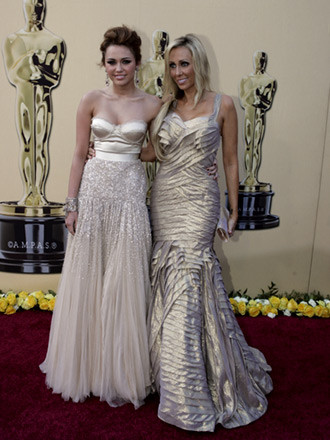 82. Red Carpet Oscara (oscar.go.com)