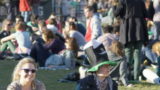 Zagreb, 170312.
Trg Francuske Republike
U Zagrebu se vec nekoliko dana odrzava popularni festival Sv. Patrika. Festival se ove godine odrzava na Trgu Francuske Republike, a osim 20-ak bendova koji ce nastupati na sam dan Sv. Patrika, najzvucnije je ime U Zagreb, 170312.
Trg Francuske Republike
U Zagrebu se vec nekoliko dana odrzava popularni festival Sv. Patrika. Festival se ove godine odrzava na Trgu Francuske Republike, a osim 20-ak bendova koji ce nastupati na sam dan Sv. Patrika, najzvucnije je ime U