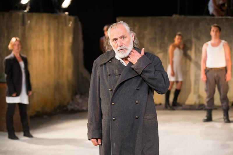 predstava Kazališta Ulysses i MESS Sarajevo u koprodukciji s Narodnim pozorištem Sarajevo izvedena na Dubrovačkim ljetnim igrama