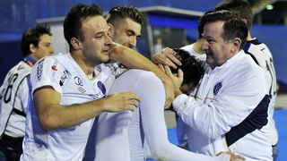 Zagreb, 220513.
Stadion Maksimir.
Uzvratna utakmica 22. finala Hrvatskog nogometnog kupa, Lokomotiva – Hajduk.
Na fotografiji: slavlje Hajduka nakon postignutog gola.
Foto: Boris Kovacev / CROPIX Zagreb, 220513.
Stadion Maksimir.
Uzvratna utakmica 22. finala Hrvatskog nogometnog kupa, Lokomotiva – Hajduk.
Na fotografiji: slavlje Hajduka nakon postignutog gola.
Foto: Boris Kovacev / CROPIX
