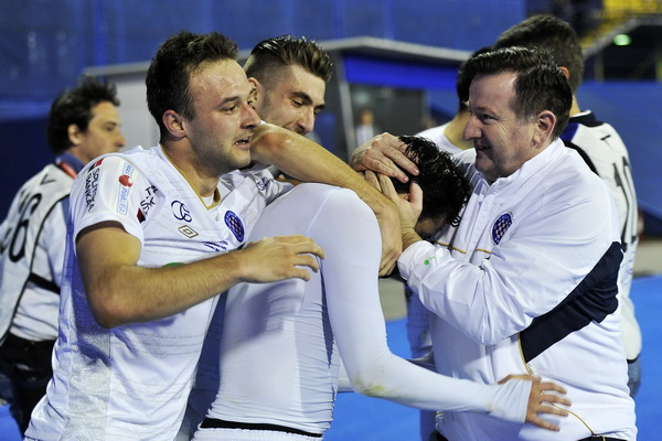 Zagreb, 220513.
Stadion Maksimir.
Uzvratna utakmica 22. finala Hrvatskog nogometnog kupa, Lokomotiva – Hajduk.
Na fotografiji: slavlje Hajduka nakon postignutog gola.
Foto: Boris Kovacev / CROPIX Zagreb, 220513.
Stadion Maksimir.
Uzvratna utakmica 22. finala Hrvatskog nogometnog kupa, Lokomotiva – Hajduk.
Na fotografiji: slavlje Hajduka nakon postignutog gola.
Foto: Boris Kovacev / CROPIX