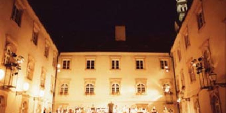 Klovićevi dvori(Foto:kompasdmc.com)