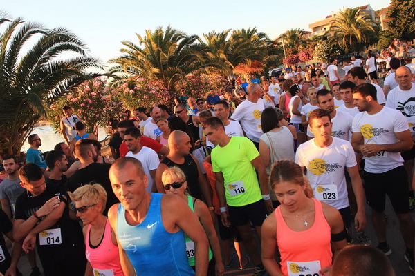1. Bibinje Summer Run – ulična utrka ulicama Bibinja. Foto. Leo Banić 1. Bibinje Summer Run – ulična utrka ulicama Bibinja. Foto. Leo Banić