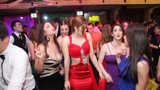 Maturalna večer Gimnazije Vladimira Nazora (foto:Saša Čuka) Maturalna večer Gimnazije Vladimira Nazora (foto:Saša Čuka)