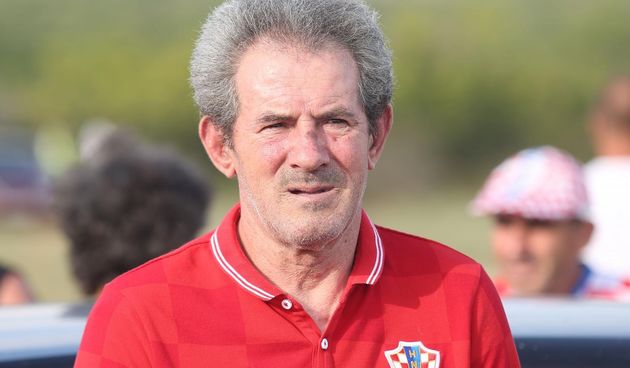 Roditelji i brat Danijela Subašića na milenijskoj fotografiji Šime Strikomana