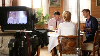 U seriji što će se uskoro početi emitirati igraju Milan Štrljić, Ecija Ojdanić, Marko Knešaurek (gledateljima poznat iz serije “Ruža vjetrova” ), mladi glumci Lujo Kunčević i Petra Kraljev te mnogi drugi