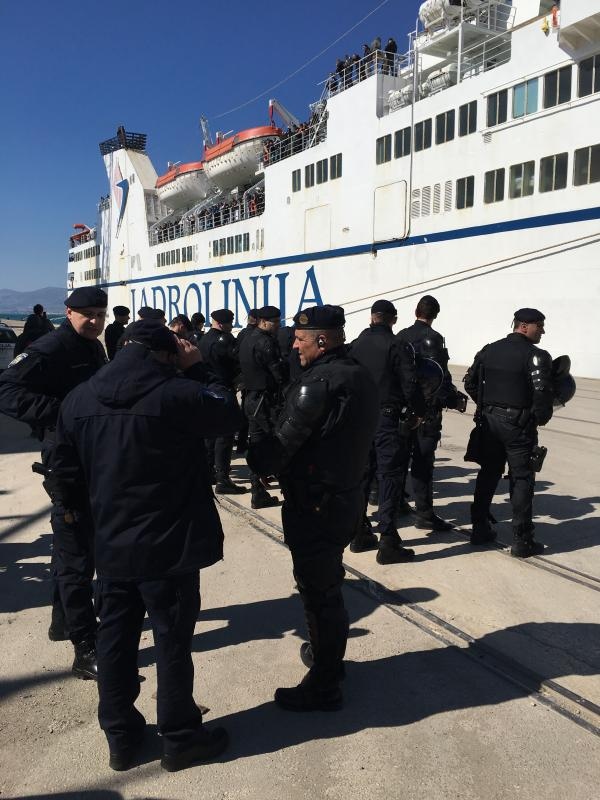 Brodom “Zadar” riječka Armada stigla na derbi u Split Brodom “Zadar” riječka Armada stigla na derbi u Split