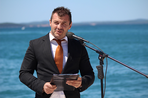 Svečanost polaganja J. Y. Costeau memorijalne ploče na Morskim orguljama