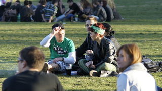 Zagreb, 170312.
Trg Francuske Republike
U Zagrebu se vec nekoliko dana odrzava popularni festival Sv. Patrika. Festival se ove godine odrzava na Trgu Francuske Republike, a osim 20-ak bendova koji ce nastupati na sam dan Sv. Patrika, najzvucnije je ime U Zagreb, 170312.
Trg Francuske Republike
U Zagrebu se vec nekoliko dana odrzava popularni festival Sv. Patrika. Festival se ove godine odrzava na Trgu Francuske Republike, a osim 20-ak bendova koji ce nastupati na sam dan Sv. Patrika, najzvucnije je ime U