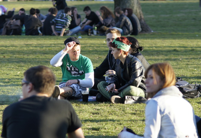 Zagreb, 170312.
Trg Francuske Republike
U Zagrebu se vec nekoliko dana odrzava popularni festival Sv. Patrika. Festival se ove godine odrzava na Trgu Francuske Republike, a osim 20-ak bendova koji ce nastupati na sam dan Sv. Patrika, najzvucnije je ime U Zagreb, 170312.
Trg Francuske Republike
U Zagrebu se vec nekoliko dana odrzava popularni festival Sv. Patrika. Festival se ove godine odrzava na Trgu Francuske Republike, a osim 20-ak bendova koji ce nastupati na sam dan Sv. Patrika, najzvucnije je ime U