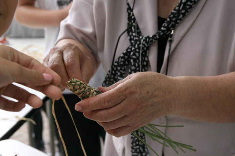 Danas je održana kreativna radionica za velike i male u organizaciji Dječjeg odjela Gradske knjižnice Zadar: izrada stručaka i jastučića od lavande od 10-12 h. Radionicu je vodila gospođa Jadranka Plantak. Foto by Lucija Juravic Danas je održana kreativna radionica za velike i male u organizaciji Dječjeg odjela Gradske knjižnice Zadar: izrada stručaka i jastučića od lavande od 10-12 h. Radionicu je vodila gospođa Jadranka Plantak. Foto by Lucija Juravic