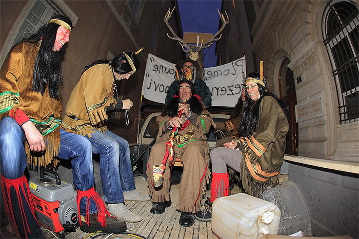 Karneval 2012: Pleme “Crna jama” iz rezervata Stanovi Karneval 2012: Pleme “Crna jama” iz rezervata Stanovi