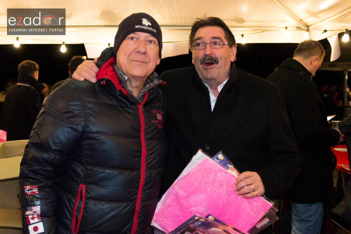 Humanitarni svjetlosni spektakl “Zaželi ljubav” na zadarskom Forumu, 18. veljače 2017. Humanitarni svjetlosni spektakl “Zaželi ljubav” na zadarskom Forumu, 18. veljače 2017.