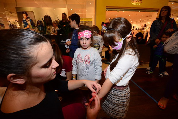 Superheroji u trgovinskom centru Supernova 25. listopada 2014. Foto: Iva Perinčić Superheroji u trgovinskom centru Supernova 25. listopada 2014. Foto: Iva Perinčić