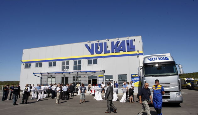 Stankovci, 100811.
Svecana sjednica Opcine Stankovci povodom dana Opcine odrzana u prostorijama novootvorene tvrtke Vulkal u poslovnoj zoni Novi Stankovci.
Foto: Jure Miskovic / CROPIX