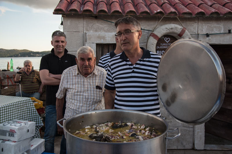 11. Gastol stol na biogradskoj rivi. Foto: Vinko Pešić 11. Gastol stol na biogradskoj rivi. Foto: Vinko Pešić