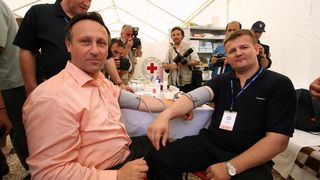 bralafil – 24.05.07. – biograd, ministri roncevic i kirin na mjerenju tlaka i secera u krvi