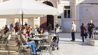 narodni trg, studeni suncan dan, koronavirus narodni trg, studeni suncan dan, koronavirus