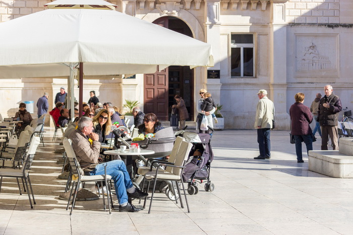 narodni trg, studeni suncan dan, koronavirus narodni trg, studeni suncan dan, koronavirus