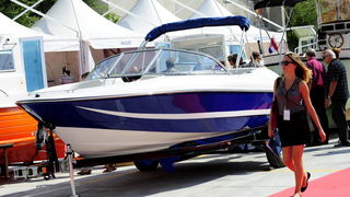 Sibenik ,160910.
Marina Mandalina
Treci Adriatic Boat Show otvoren i traje 4 dana u kojem ce posjetitelji imati priliku vidjeti preko 150 plovila i preko 175 standova sa ponudom svega vezanog more i brodove
na slici izlozbeni brodovi.
Foto: Niksa Stipanic