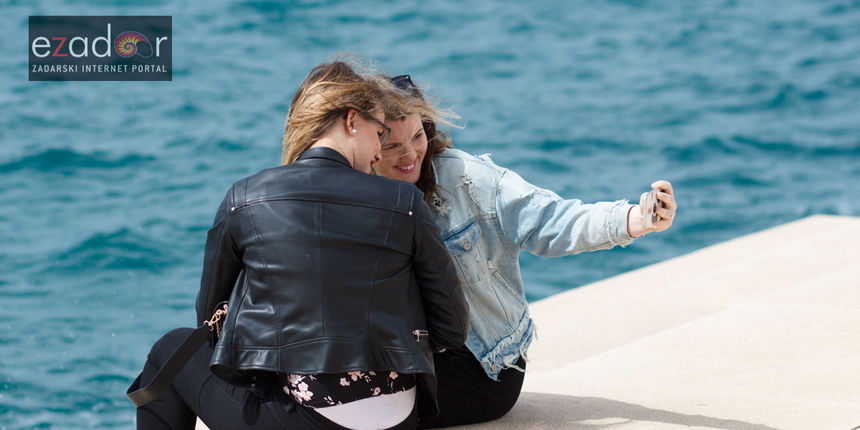 Đir po gradu, ponedjeljak 16. travnja 2018. prijateljice, djevojke Đir po gradu, ponedjeljak 16. travnja 2018. prijateljice, djevojke