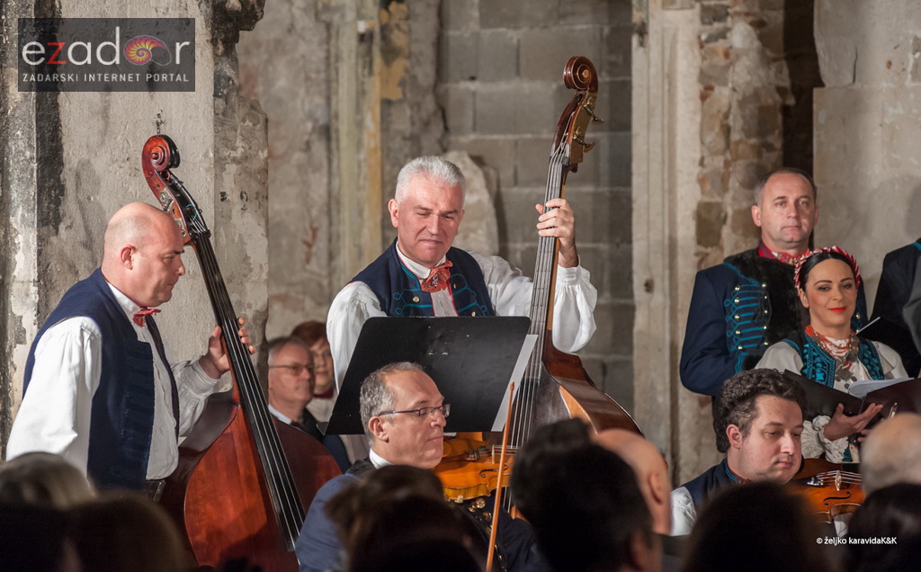 Adventski koncert ansambla Lado u prepunoj u crkvi sv. Nikole Adventski koncert ansambla Lado u prepunoj u crkvi sv. Nikole