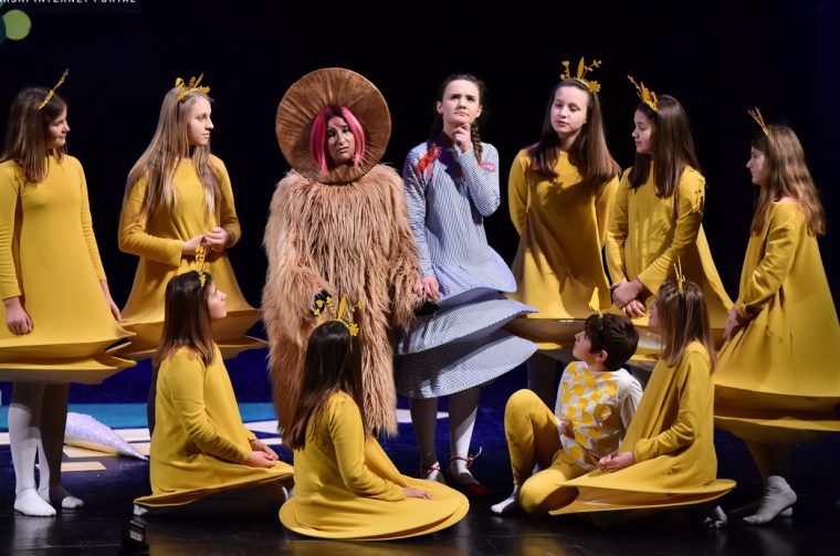 Premijera predstave “Čarobnjak iz Oza” kazališne udruge “Igrajmo se” Premijera predstave “Čarobnjak iz Oza” kazališne udruge “Igrajmo se”