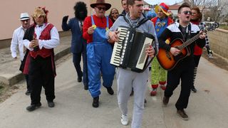 Virske maškare: Nedjelja u znaku zvijezdice Meri, Tota i Tempo Banda