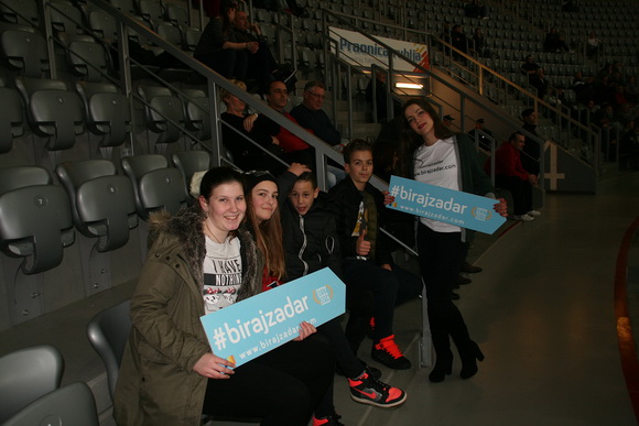 Košarkaši i navijači KK Zadar podržali akciju #birajzadar Košarkaši i navijači KK Zadar podržali akciju #birajzadar