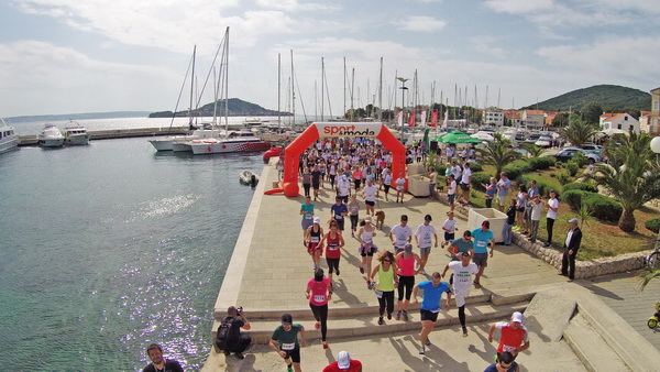 Gospodar OTOKA – uspon na Sv. Mihovil – Start
(nedjelja, 29. svibnja 2016. godine)
Start: 09:30 h, u centru Preka (Park Vrulja)
Cilj: tvr Gospodar OTOKA – uspon na Sv. Mihovil – Start
(nedjelja, 29. svibnja 2016. godine)
Start: 09:30 h, u centru Preka (Park Vrulja)
Cilj: tvr