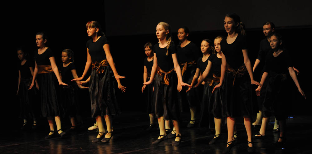 Zadar, 12.5.2012. snimio: Nenad Marčev
1. Zadarski plesni festival
(In memoriam Nives Šimatović-Predovan)
Dvorana Kazališta lutaka Zadar Zadar, 12.5.2012. snimio: Nenad Marčev
1. Zadarski plesni festival
(In memoriam Nives Šimatović-Predovan)
Dvorana Kazališta lutaka Zadar