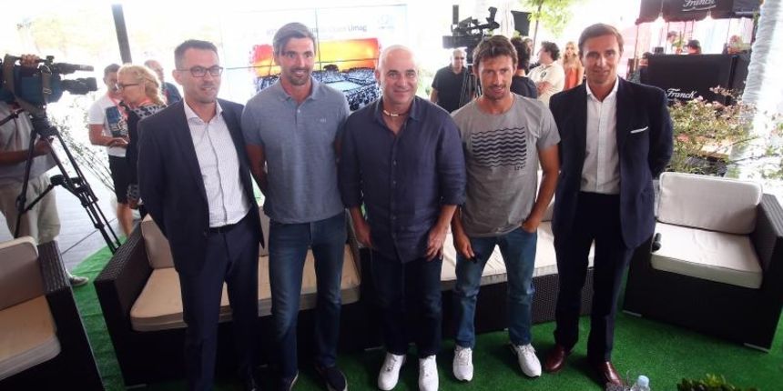 Umag – Konferencijom za medije najavljen je egzibicijski mec na kojem ce sudjelovati Goran Ivanisevic, Andre Agassi i Juan Carlo Ferrero. Ronald Korotaj, Goran Ivanisevic, Andre Agassi, Juan Carlo Ferrero, Lawrence Frankopan.. Photo: Slavko Midzor/PIXSELL